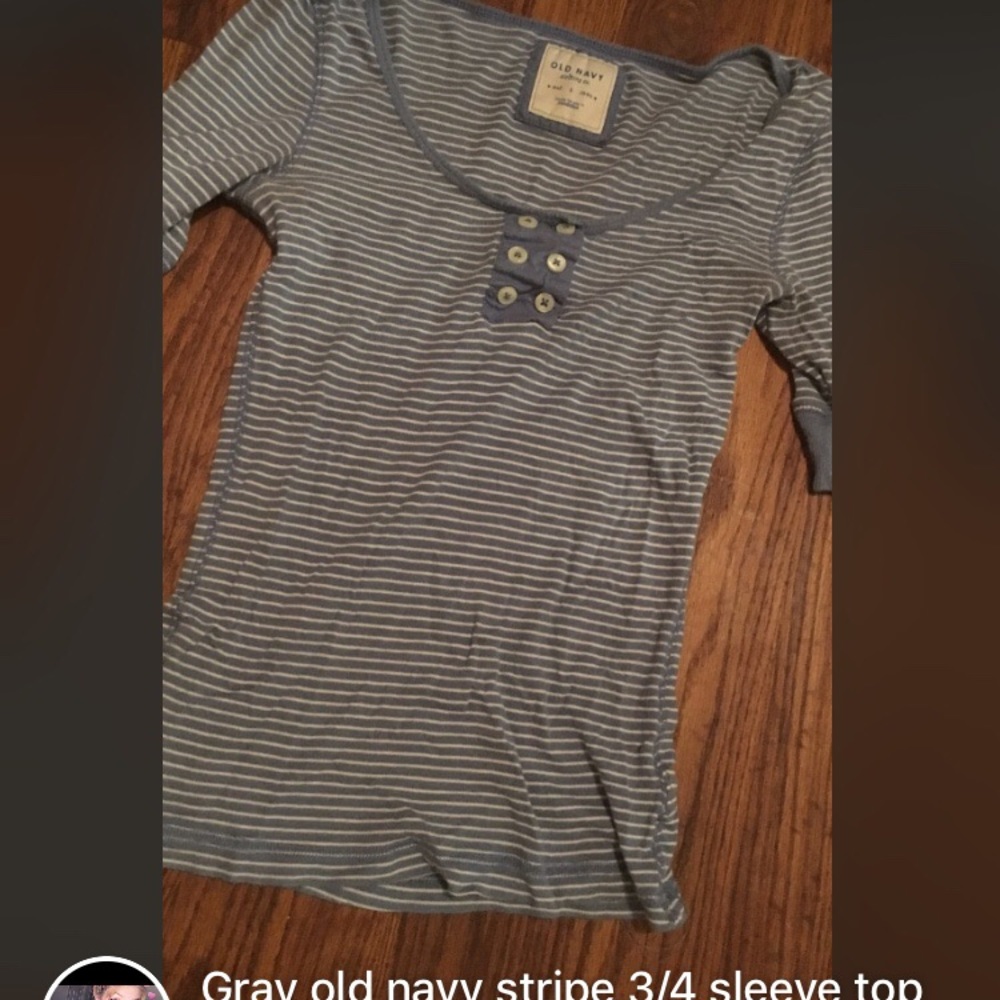 Gray old navy 3/4 sleeve shirt